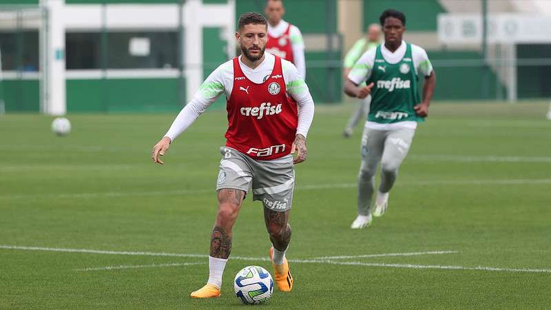 Zé Rafael durante treinamento do Palmeiras na Academia de Futebol.