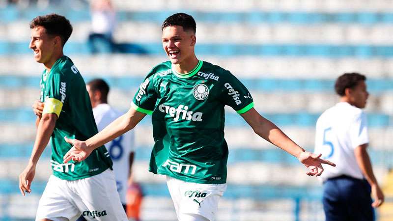 Palmeiras goleia Cruzeiro e mantém o 100% no Brasileiro Sub-17.