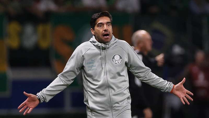 Abel Ferreira em jogo do Palmeiras contra o Atlético-MG, durante segunda partida válida pelas oitavas de final da Libertadores 2023, no Allianz Parque.