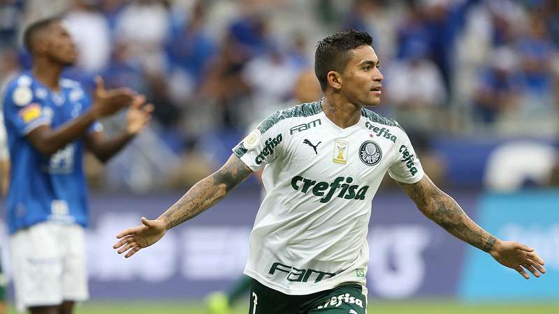 Dudu comemora seu gol pelo Palmeiras contra o Cruzeiro, durante partida válida pela trigésima oitava rodada do Brasileirão 2019, no Mineirão.