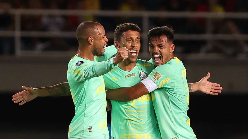 Marcos Rocha comemora seu gol pelo Palmeiras contra o Deportivo Pereira, durante a primeira partida válida pelas quartas de final da Libertadores 2023, no Estádio Hernán Ramírez Villegas.