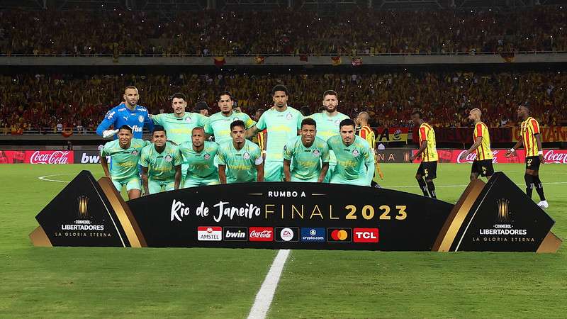 Palmeiras posa para foto oficial antes do jogo contra o Deportivo Pereira, durante primeira partida válida pelas quartas de final da Libertadores 2023, no Estádio Hernán Ramírez Villegas.