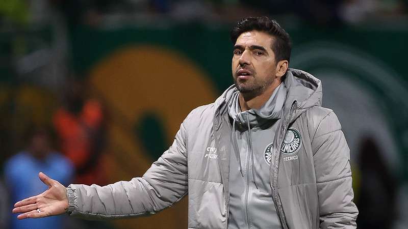 Abel Ferreira em jogo do Palmeiras contra o Deportivo Pereira, durante primeira partida válida pelas quartas de final da Libertadores 2023, no Allianz Parque.