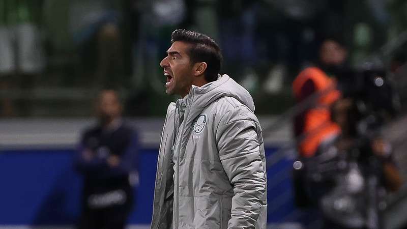 Abel Ferreira em jogo do Palmeiras contra o Deportivo Pereira, durante primeira partida válida pelas quartas de final da Libertadores 2023, no Allianz Parque.