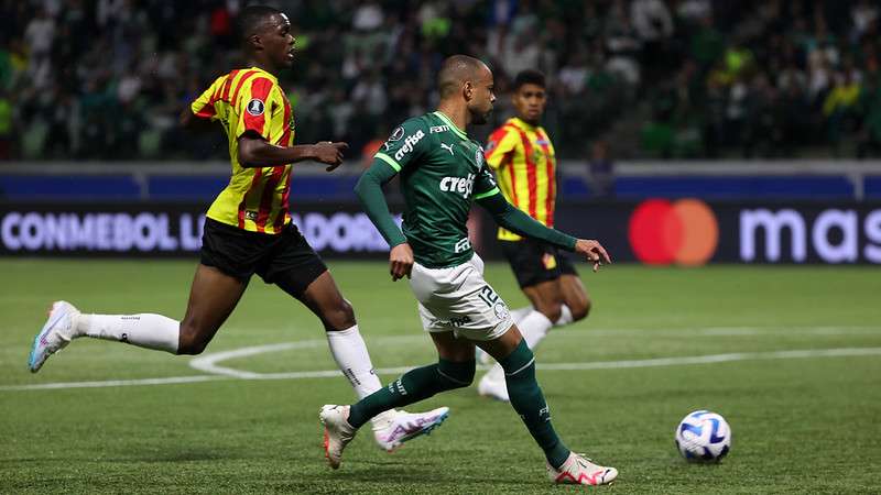 Mayke em jogo pelo Palmeiras contra o Deportivo Pereira, durante segunda partida válida pelas quartas de final da Libertadores 2023, no Allianz Parque.