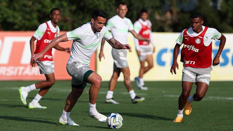 Luan durante treinamento do Palmeiras na Academia de Futebol.