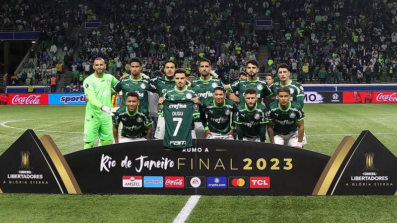 Palmeiras posa para foto em jogo contra a equipe do Deportivo Pereira, durante segunda partida válida pelas quartas de fina da Libertadores 2023, no Allianz Parque.