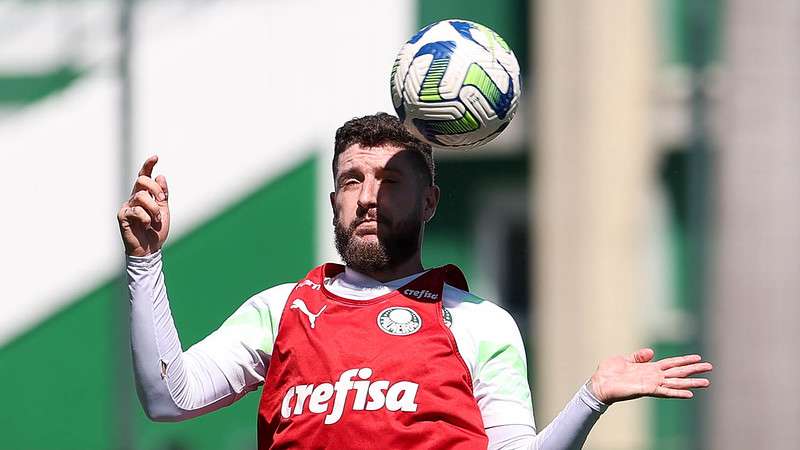 Zé Rafael durante treinamento do Palmeiras na Academia de Futebol.