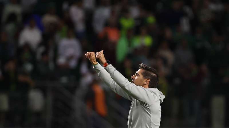 Abel Ferreira em jogo do Palmeiras contra o Goiás, durante partida válida pela vigésima terceira rodada do Brasileirão 2023, no Allianz Parque.