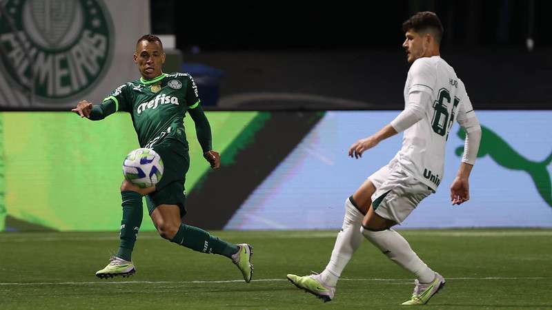 Breno Lopes em jogo pelo Palmeiras contra o Goiás, durante partida válida pela vigésima terceira rodada do Brasileirão 2023, no Allianz Parque.