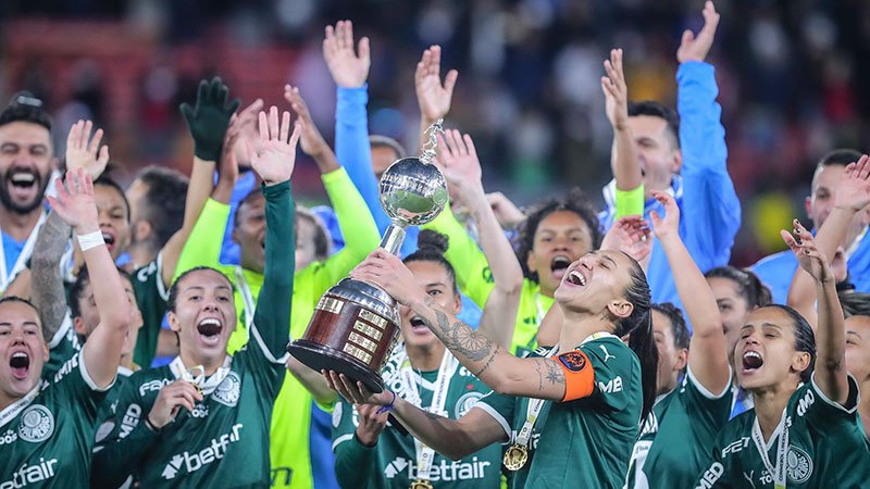 Feminino: Palmeiras chega à Colômbia para a disputa da Libertadores; veja as jogadoras inscritas.