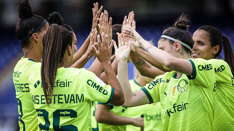 Palmeiras marca 6 gols no 1º tempo e goleia Caracas na Libertadores Feminina.