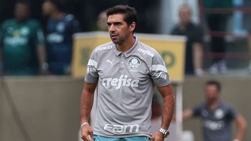 Abel Ferreira em jogo do Palmeiras contra o Santos, durante partida válida pela vigésima sexta rodada do Brasileirão 2023, na Arena Barueri.