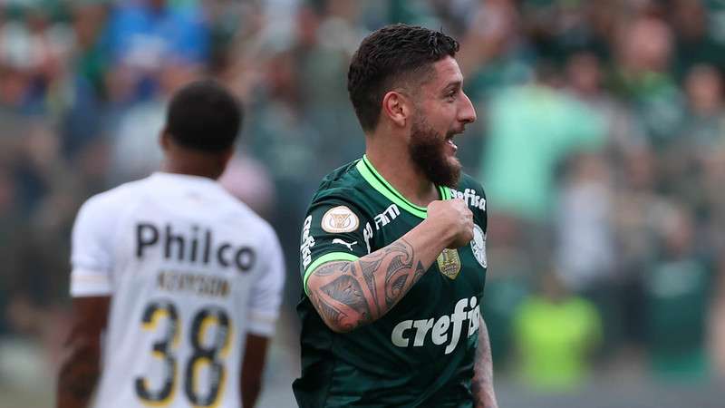 Zé Rafael comemora seu gol pelo Palmeiras contra o Santos, durante partida válida pela vigésima sexta rodada do Brasileirão 2023, na Arena Barueri.