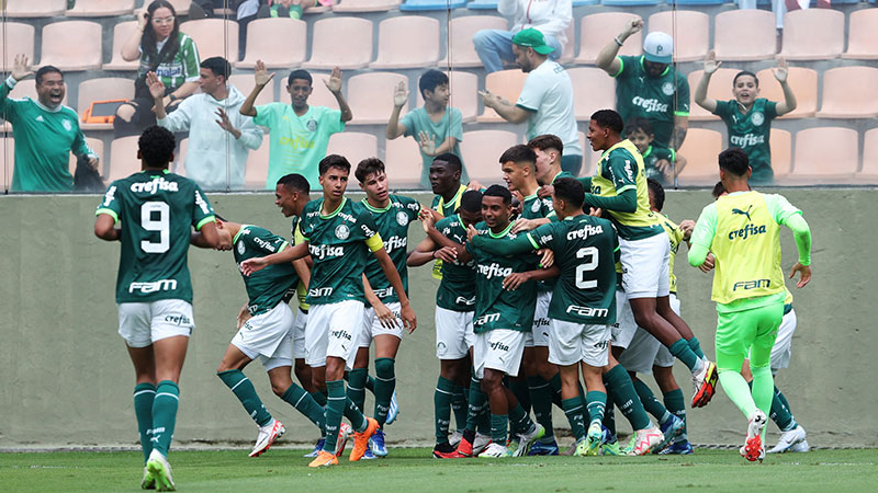 Estêvão dá show e comanda o título do Palmeiras no Brasileiro Sub-17.