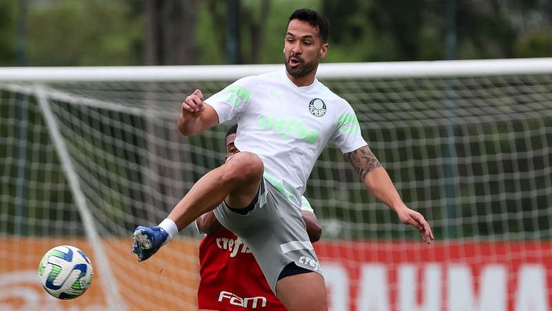 Luan durante treinamento do Palmeiras na Academia de Futebol.