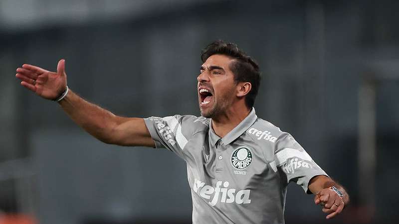 Abel Ferreira em jogo do Palmeiras contra o Botafogo, durante partida válida pela trigésima primeira rodada do Brasileirão 2023, no Nilton Santos.