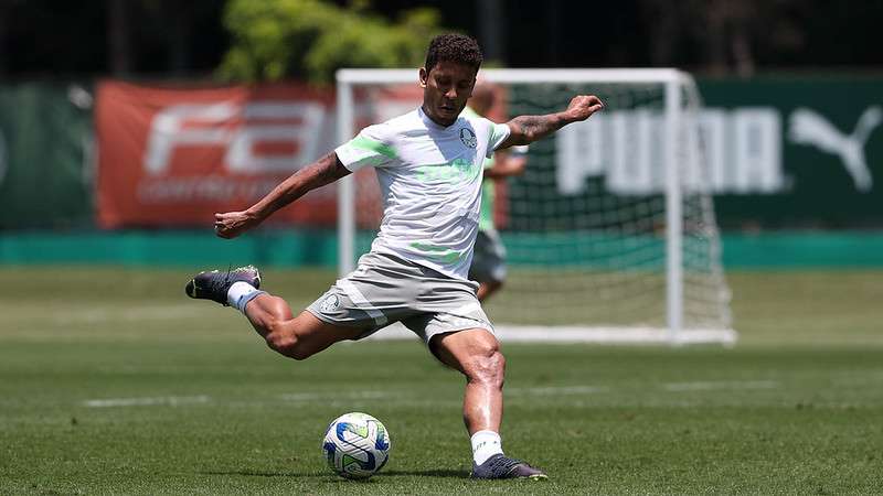 Marcos Rocha durante treinamento do Palmeiras na Academia de Futebol.