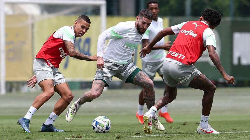 Garcia, Zé Rafael e Jailson, durante treinamento do Palmeiras, na Academia de Futebol.