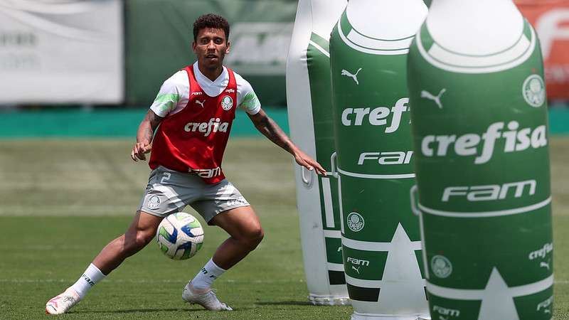 Marcos Rocha durante treinamento do Palmeiras na Academia de Futebol.