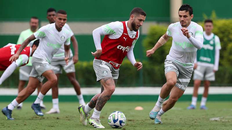 Zé Rafael durante treinamento do Palmeiras na Academia de Futebol.