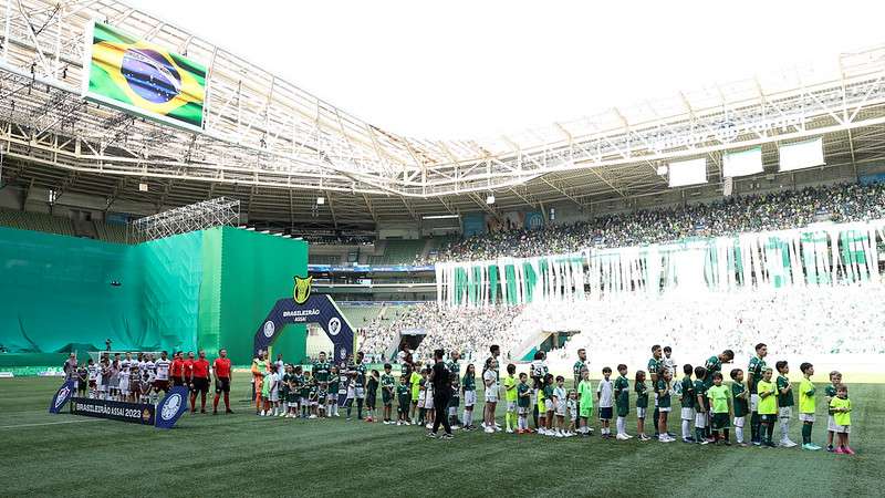 Palmeiras em jogo contra o Fluminense, durante partida válida pela trigésima sétima rodada do Brasileirão 2023, no Allianz Parque.