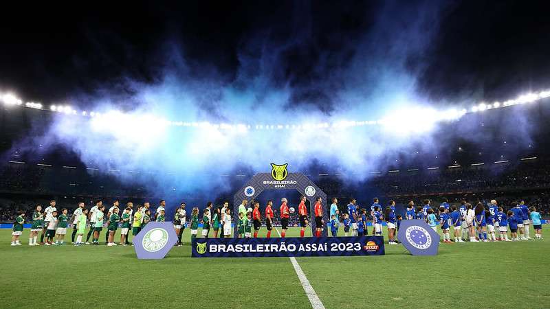 Palmeiras em jogo contra o Cruzeiro, durante partida válida pela trigésima oitava rodada do Brasileirão 2023, no Mineirão.