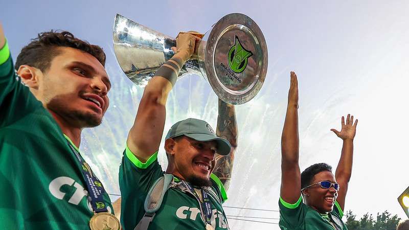 FESTA DO TÍTULO! JOGADORES DO PALMEIRAS COMEMORANDO 