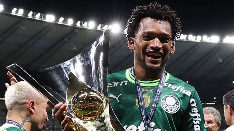 Jailson comemora a conquista do Brasileirão 2023 pelo Palmeiras, após jogo contra o Cruzeiro, em partida válida pela trigésima oitava rodada, no Mineirão.