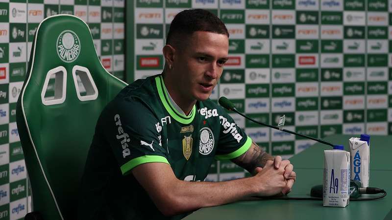 Anibal Moreno é apresentado como o mais novo atleta do Palmeiras, na Academia de Futebol.