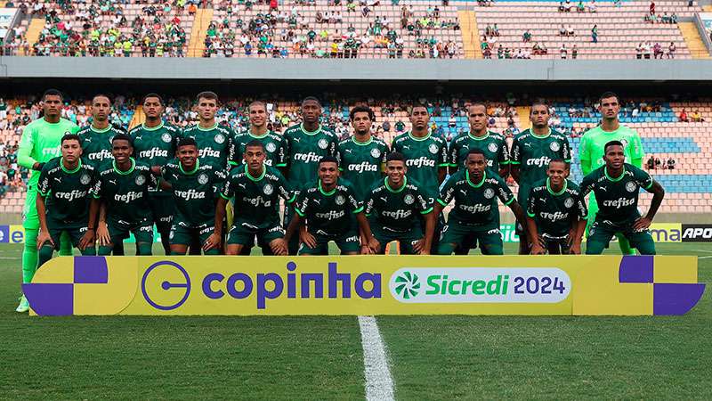 Palmeiras desperdiça chances de gol e deixa Copinha 2024.