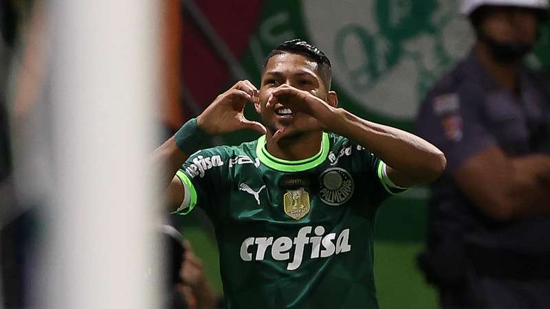 Rony comemora seu gol pelo Palmeiras contra a Internacional de Limeira, durante partida válida pela segunda rodada do Paulistão 2024, no Allianz Parque.