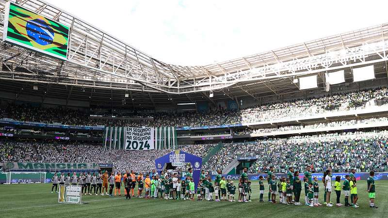 Equipe do Palmeiras em jogo contra o Santos, durante partida válida pela terceira rodada do Paulistão 2024, no Allianz Parque.