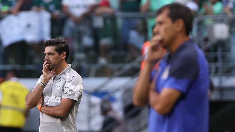 Abel Ferreira em jogo do Palmeiras contra o Santos, durante partida válida pela terceira rodada do Paulistão 2024, no Allianz Parque.