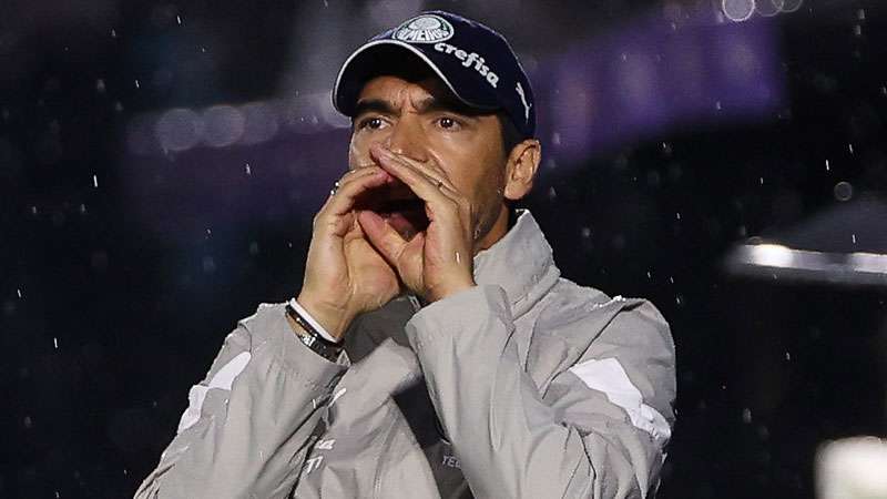 Abel Ferreira em jogo pelo Palmeiras contra o Red Bull Bragantino, durante partida válida pela quarta rodada do Paulistão 2024, no estádio Nabi Abi Chedid, em Bragança Paulista-SP.