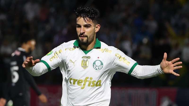 Flaco López comemora seu gol pelo Palmeiras contra o Red Bull Bragantino, durante partida válida pela quarta rodada do Paulistão 2024, no estádio Nabi Abi Chedid, em Bragança Paulista-SP.