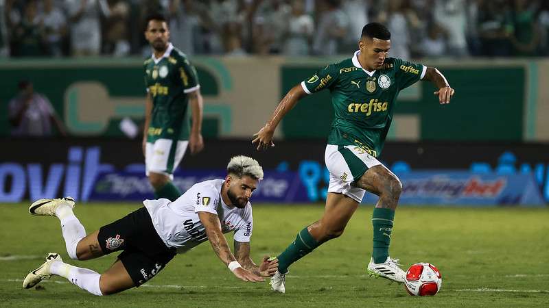 Naves em partida do Palmeiras contra o SCCP, válida pela nona rodada do Paulistão 2024 na Arena Barueri, em Barueri-SP.