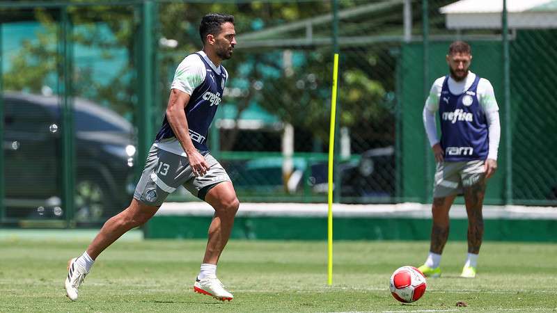 Luan e Zé Rafael durante treinamento do Palmeiras, na Academia de Futebol, em São Paulo-SP.