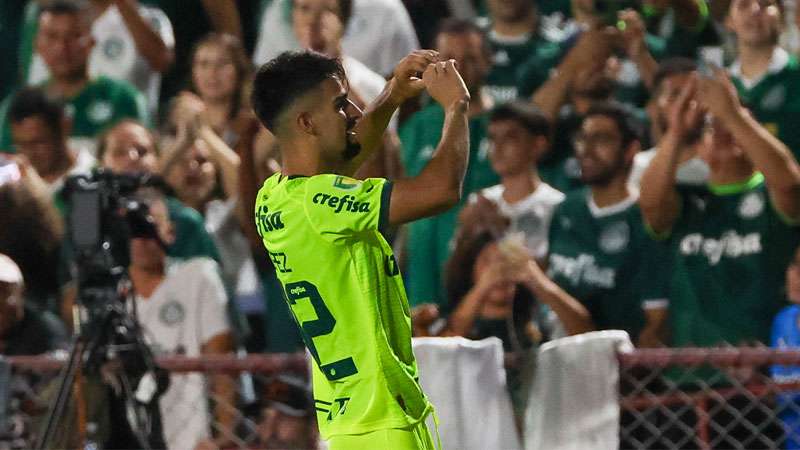 Flaco López comemora seu gol pelo Palmeiras contra a Portuguesa, em partida válida pela quinta rodada do Paulistão 2024, no Canindé, em São Paulo-SP.