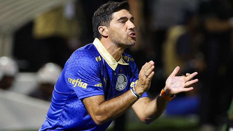 Abel Ferreira em partida do Palmeiras contra a Ponte Preta, válida pelas quartas de final do Campeonato Paulista, na Arena Barueri, em Barueri-SP.