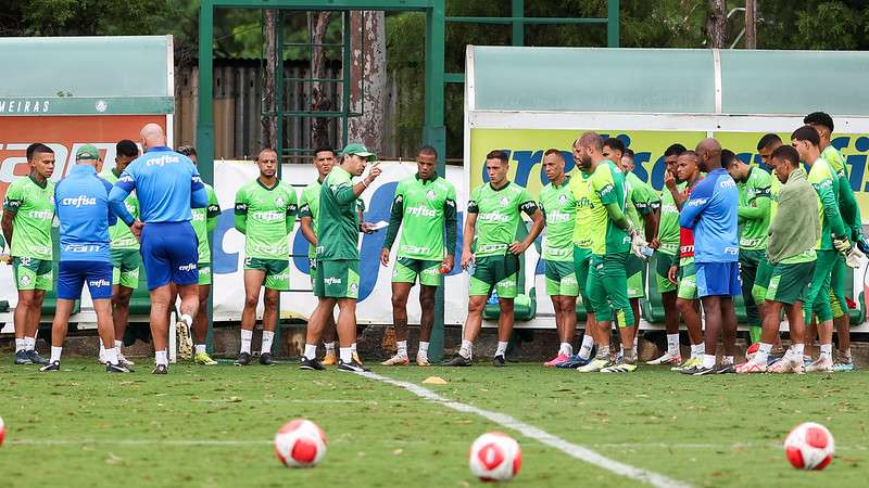 Elenco do Palmeiras durante treinamento na Academia de Futebol, em São Paulo-SP.