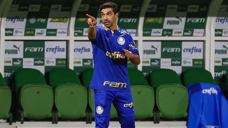 Abel Ferreira em partida pelo Palmeiras contra o Novorizontino, válida pela semifinal do Paulistão 2024, no Allianz Parque, em São Paulo-SP.