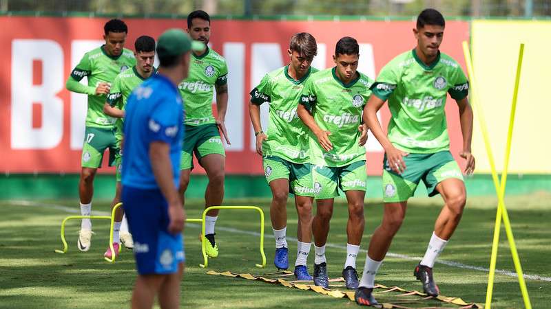 Abel comanda último treino antes de estreia na Libertadores e atletas do Palmeiras durante treinamento na Academia de Futebol, em São Paulo-SP.