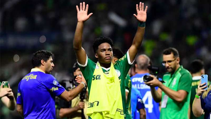 Endrick durante partida pelo Palmeiras contra o Santos, válida pela segunda final do Paulistão 2024, no Allianz Parque, em São Paulo-SP.