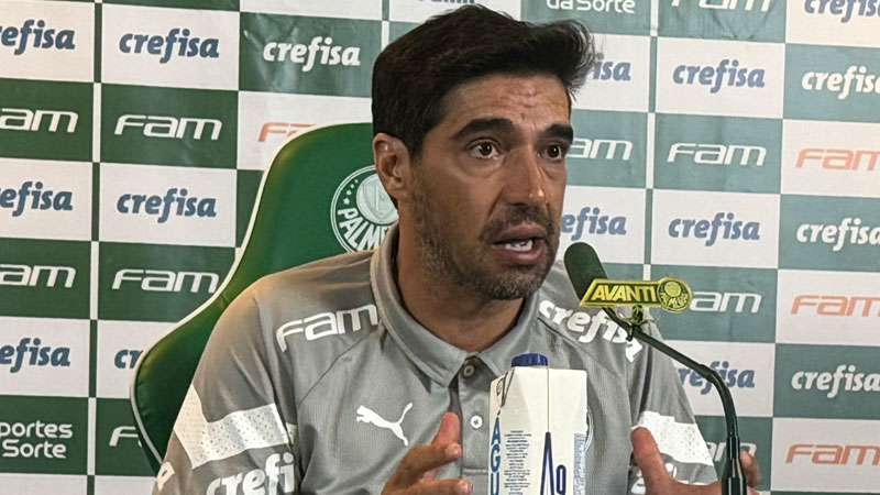Abel Ferreira em entrevista coletiva após jogo do Palmeiras contra o Flamengo, durante partida válida pela terceira rodada do Brasileirão 2024, no Allianz Parque.