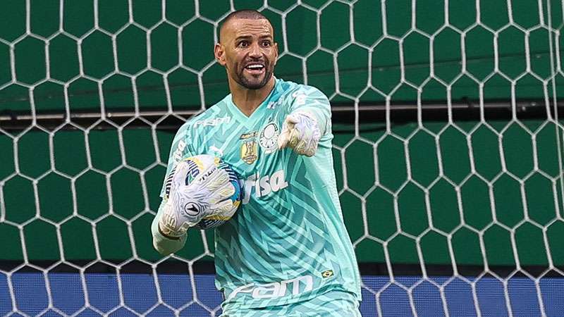 Weverton em jogo do Palmeiras contra o Flamengo, durante partida válida pela terceira rodada do Brasileirão 2024, no Allianz Parque.
