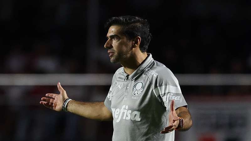 Abel Ferreira durante jogo pelo Palmeiras contra o SPFC, durante partida válida pela quarta rodada do Brasileirão 2024, no Morumbis.