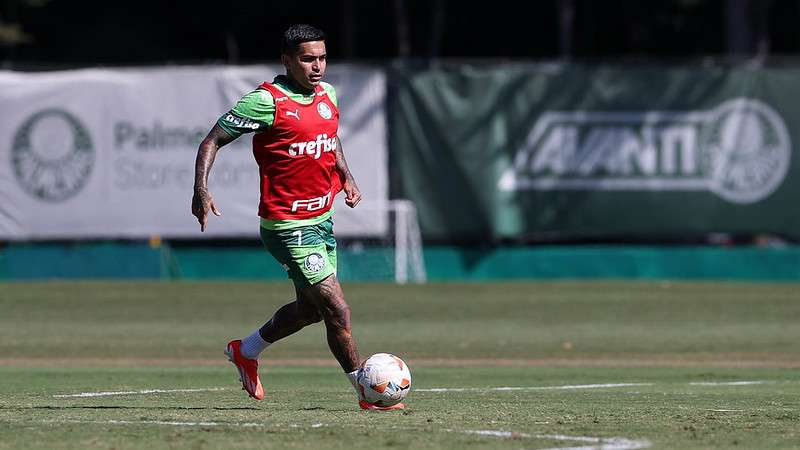 Dudu durante treinamento do Palmeiras na Academia de Futebol.