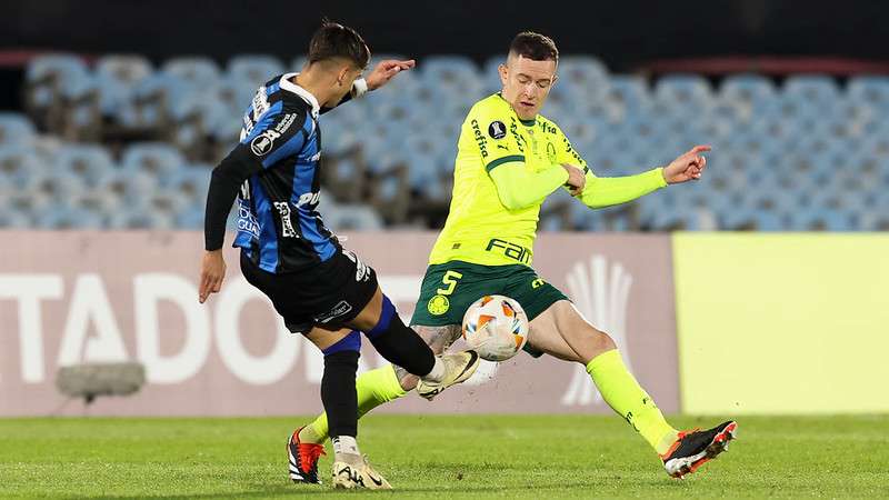 Aníbal Moreno em jogo do Palmeiras contra o Liverpool-URU, durante partida válida pela fase de grupos da Libertadores 2024, no Estádio Centenário.