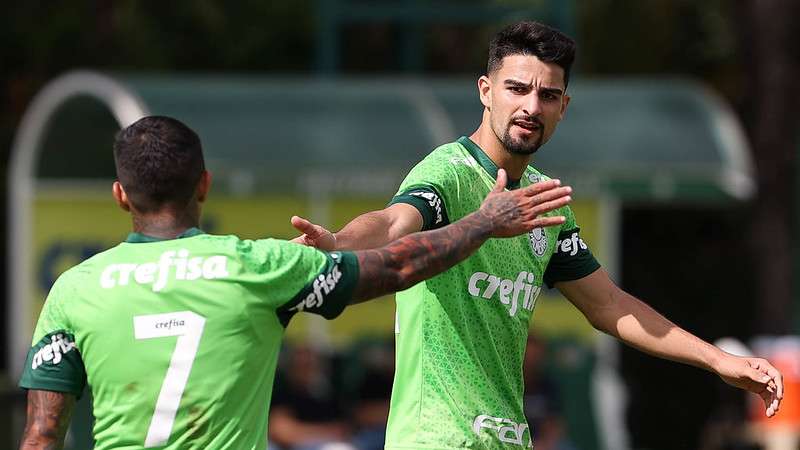 Dudu e Flaco López durante jogo-treino do Palmeiras contra o São Caetano, na Academia de Futebol.